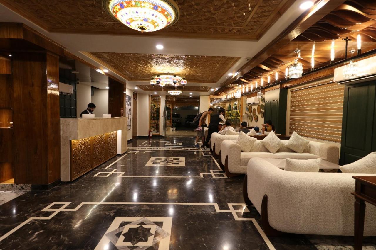 Hotel Blanco Srīnagar Buitenkant foto