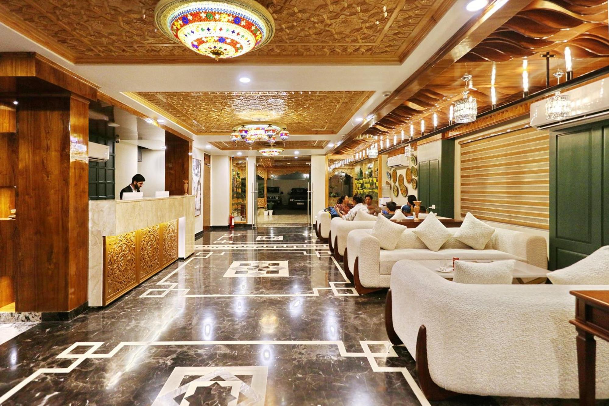Hotel Blanco Srīnagar Buitenkant foto