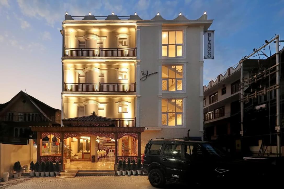 Hotel Blanco Srīnagar Buitenkant foto