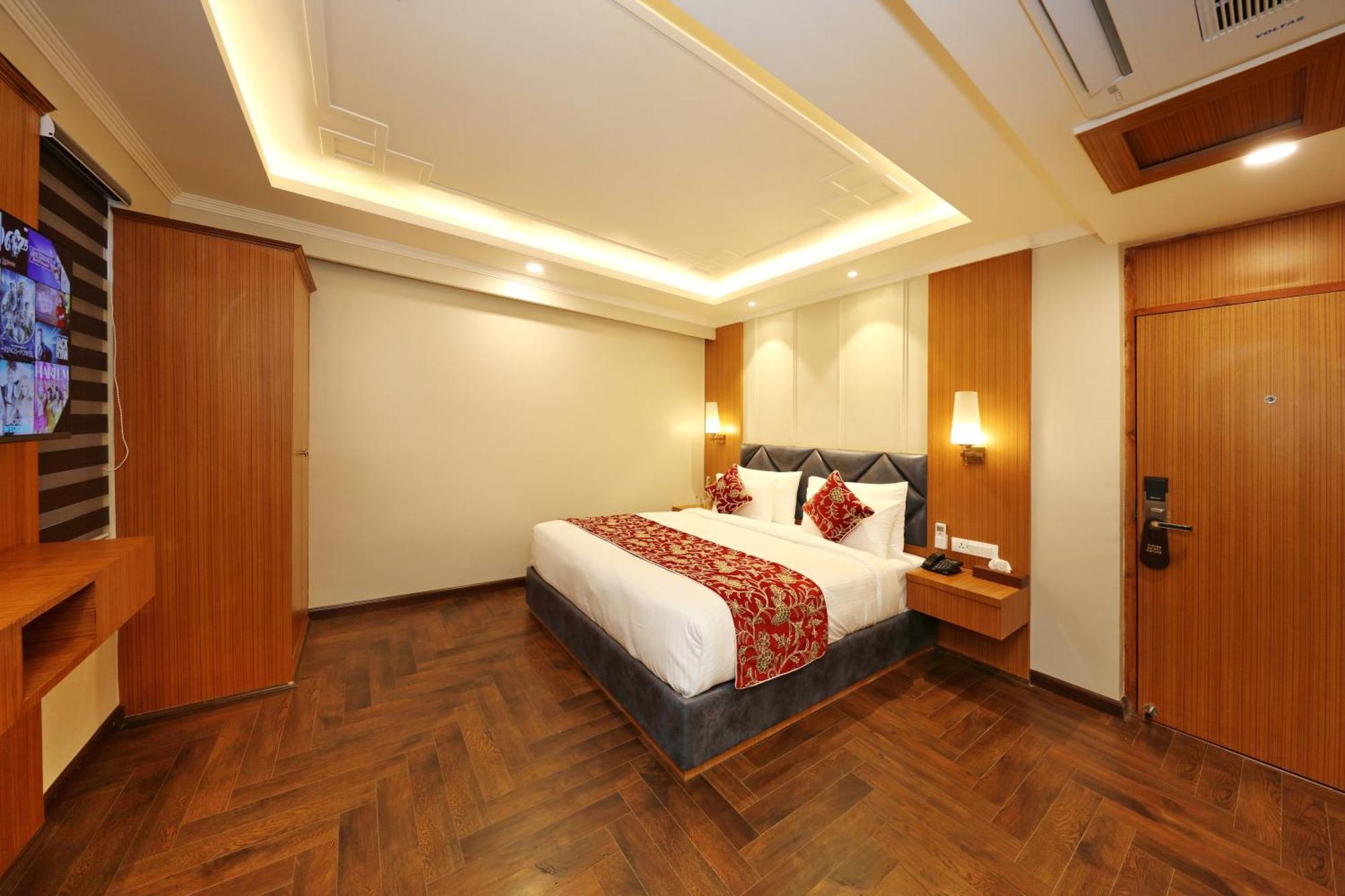 Hotel Blanco Srīnagar Buitenkant foto
