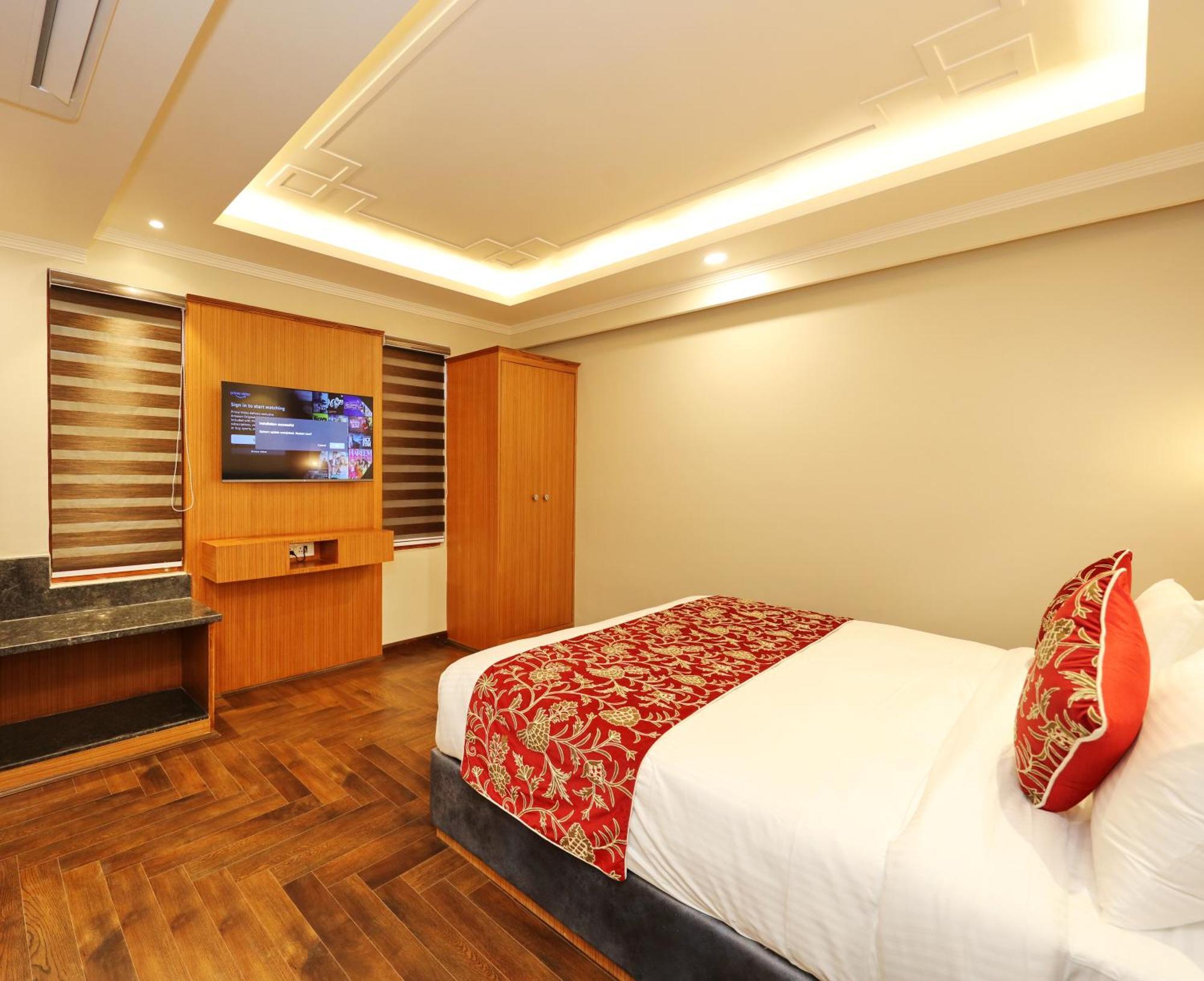 Hotel Blanco Srīnagar Buitenkant foto