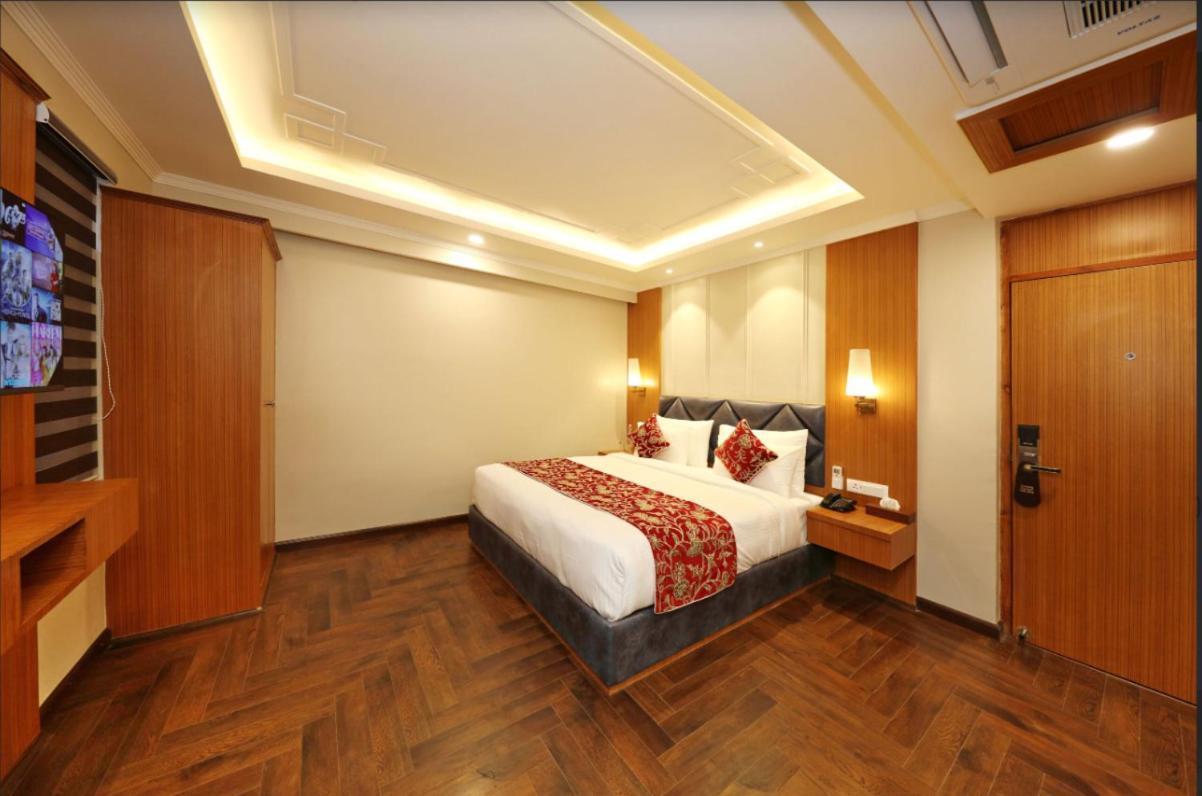 Hotel Blanco Srīnagar Buitenkant foto