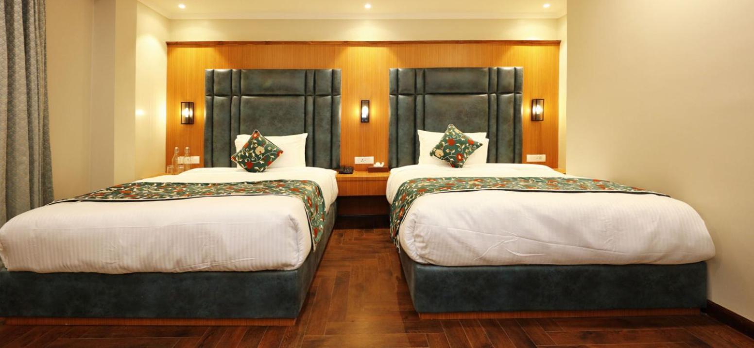 Hotel Blanco Srīnagar Buitenkant foto