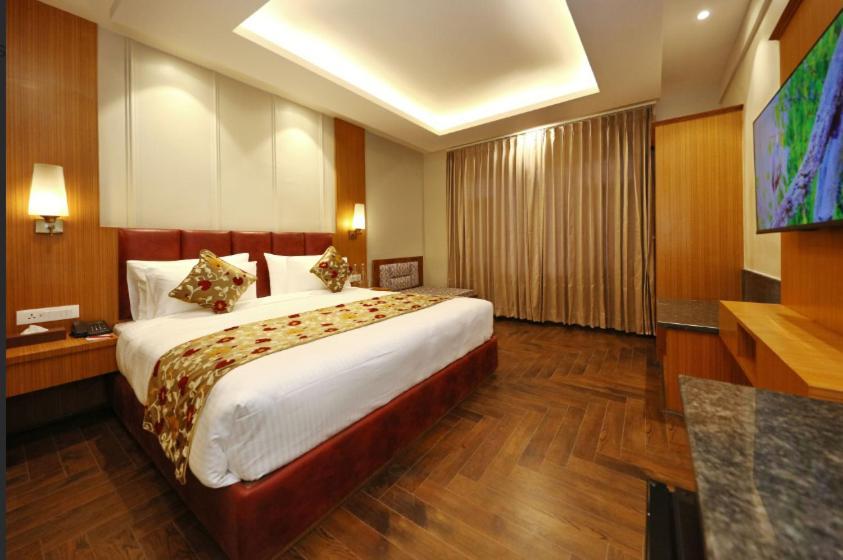 Hotel Blanco Srīnagar Buitenkant foto